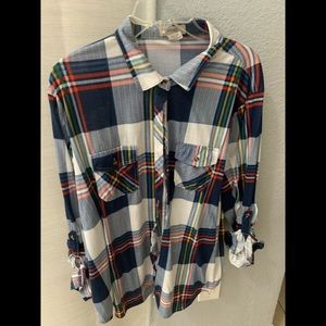 Plus size long sleeve pladded white shirt